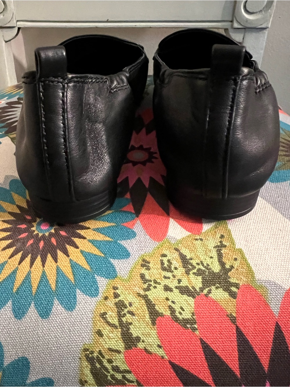 Vince Camuto Azur Black Loafers - Picture 5 of 6